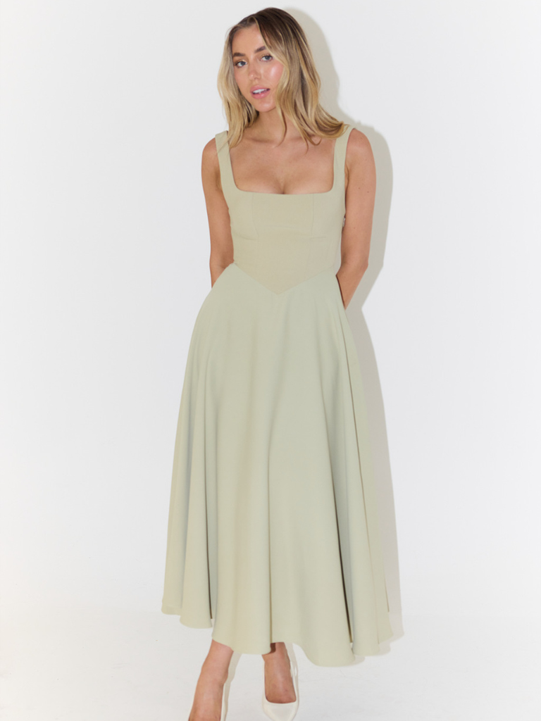 Kamelia - Elegancka Sukienka Bez Rękawów